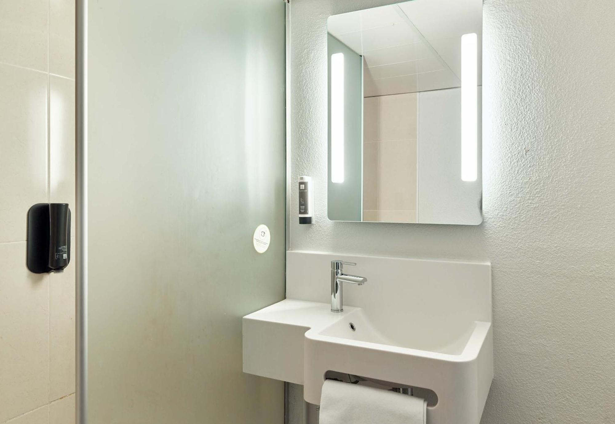 B&B Hotel Orly Rungis Aeroport 2 Etoiles Εξωτερικό φωτογραφία